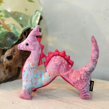 待望の新作】バリ島の神聖なエネルギーを運ぶ 龍ぬいぐるみ（虹龍